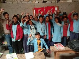 पढ्ने उमेरमा पार्टीको झण्डा