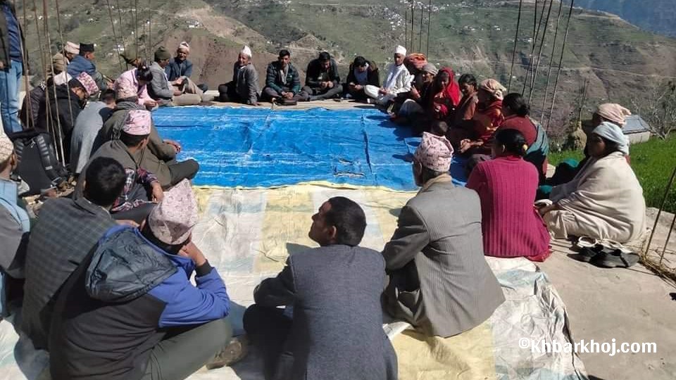 माओवादी सान्नी त्रिवेणीमा पहिरो, एमालेमा प्रवेश गर्नेको लर्को