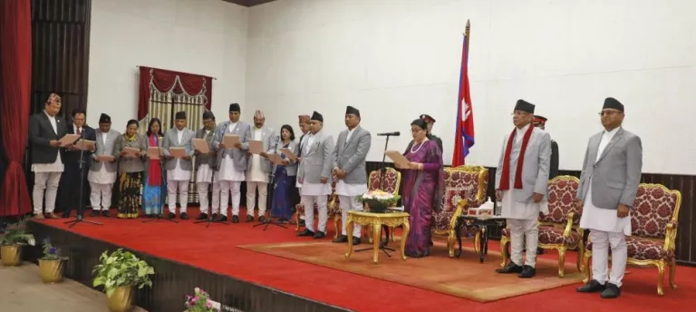 मन्त्रिपरिषद् विस्तार, ११ मन्त्रीले लिए शपथ