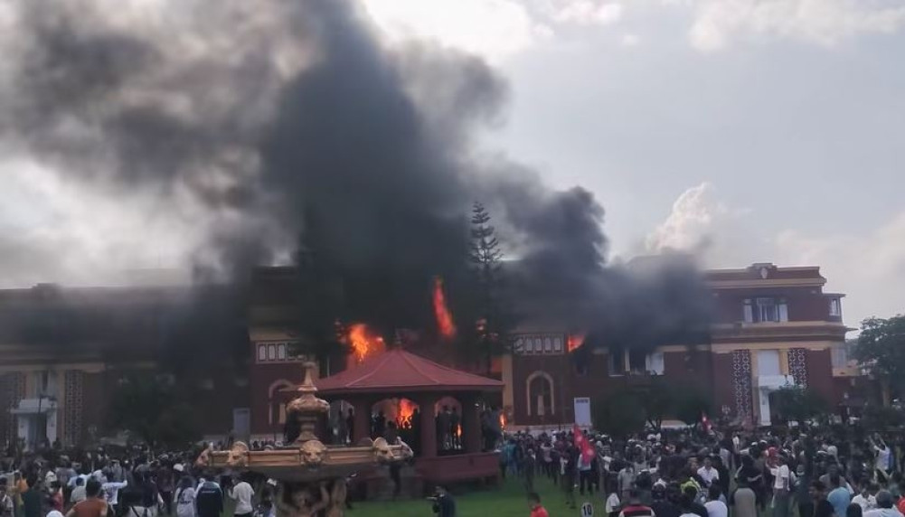 राष्ट्रपति कार्यालय र निवासमा आगजनी